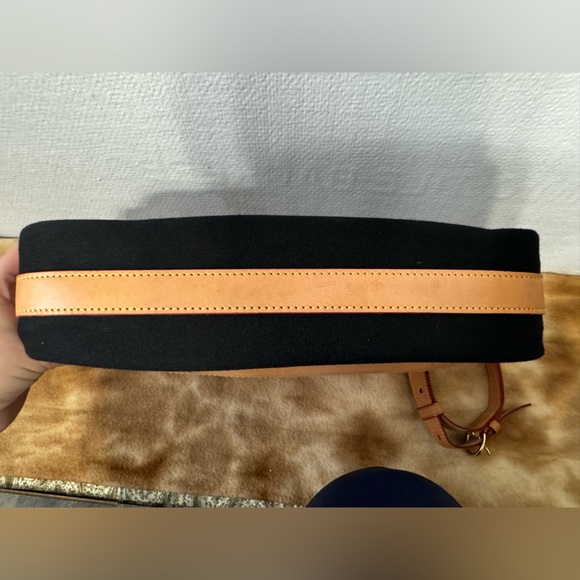 Dooney & Bourke Black Leather Large Shoulder Bag - Picture 10 of 13